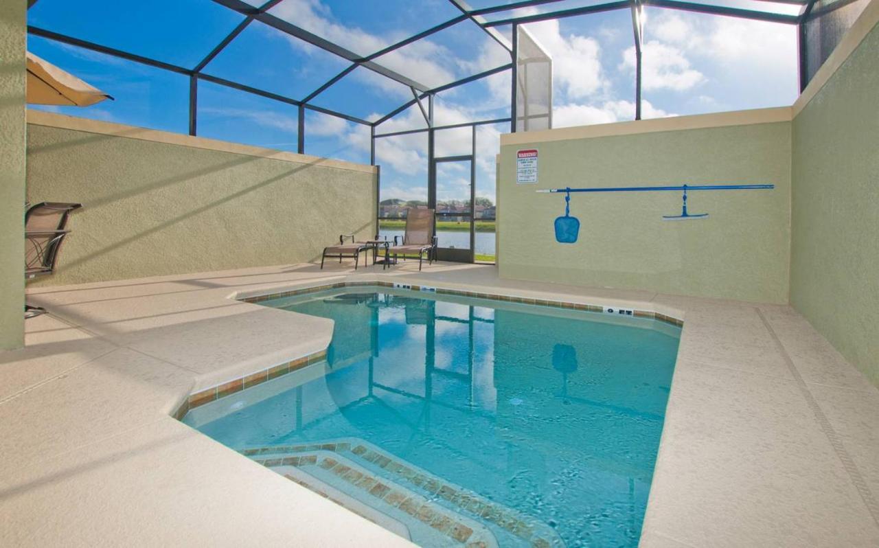 Beautiful Waterfront Townhome W-splashpool-3024 Holiday home *