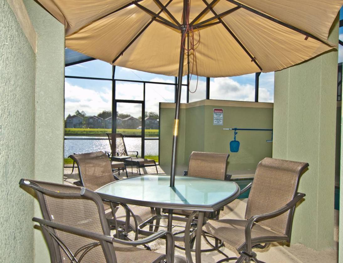 Holiday home Beautiful Waterfront Townhome W-splashpool-3024 *