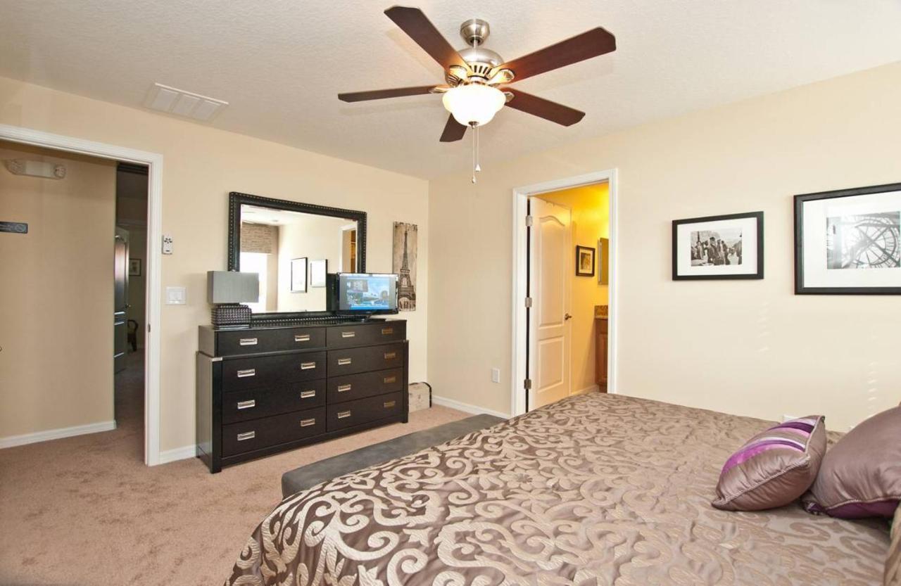 Holiday home Beautiful Waterfront Townhome W-splashpool-3024 *