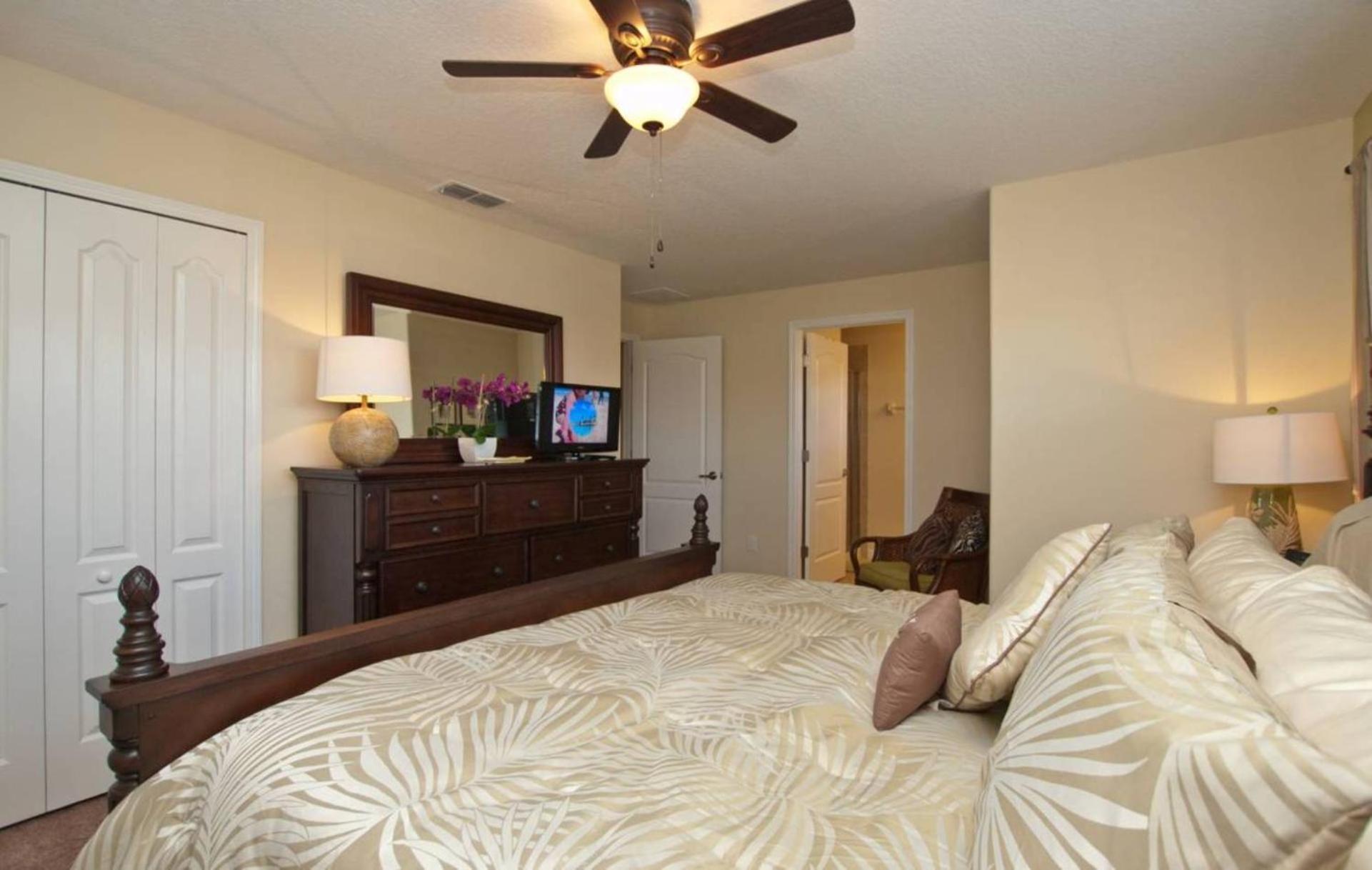 Beautiful Waterfront Townhome W-splashpool-3024 Holiday home